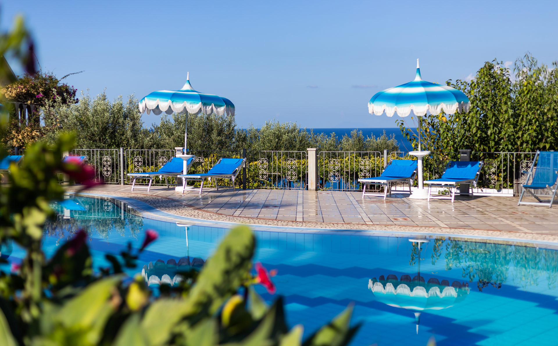 media.Slide_Piscina_1Tonicello_Resort_Spa_Capo_Vaticano
