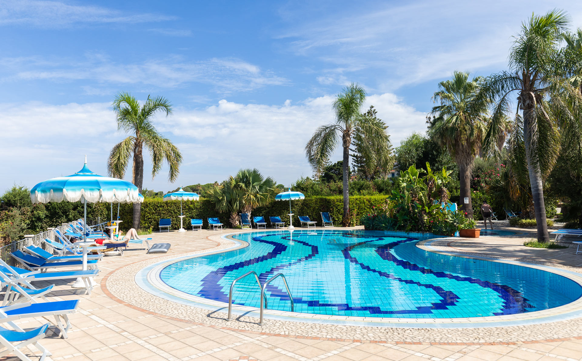 media.Slide_Piscina_3Tonicello_Resort_Spa_Capo_Vaticano