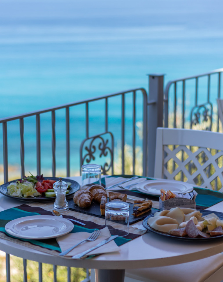 media.Slide_Bistrot_9Tonicello_Resort_Spa_Capo_Vaticano